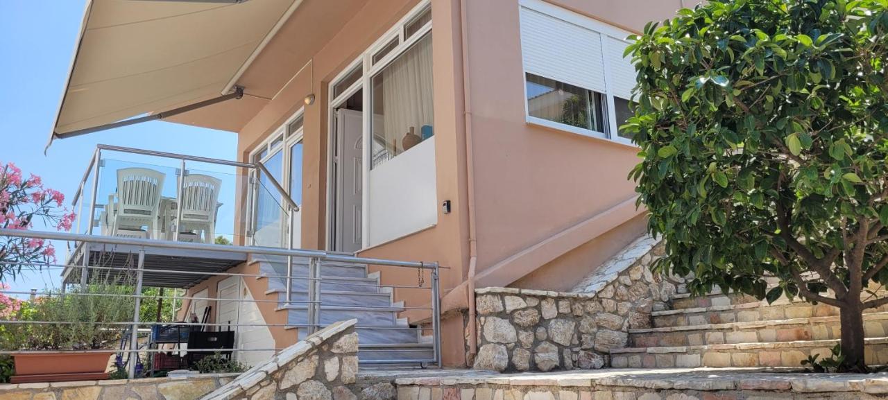Family Apartment Derveni Exterior photo